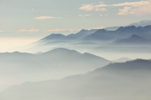 Фотообои горы в тумане